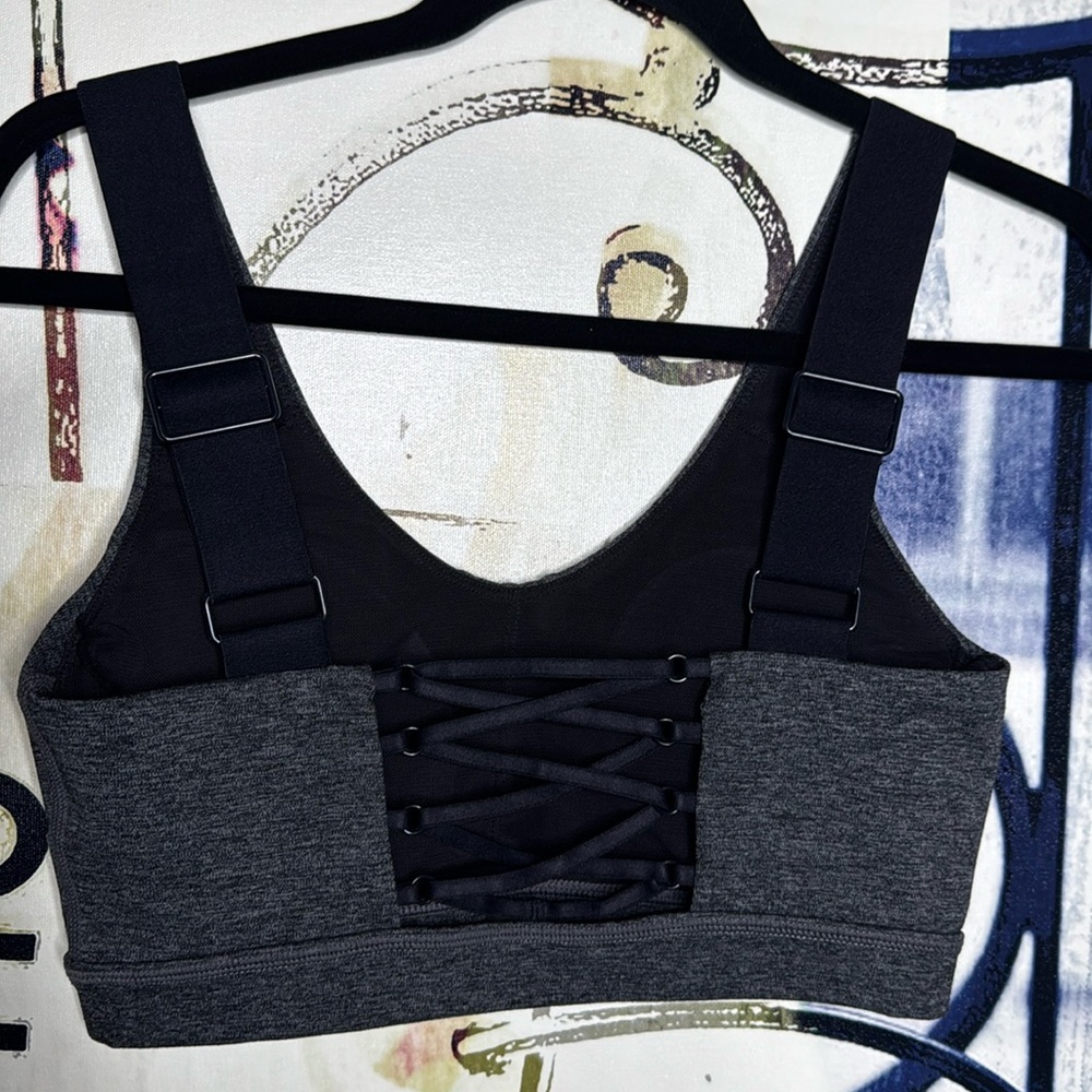 Sports bra size S